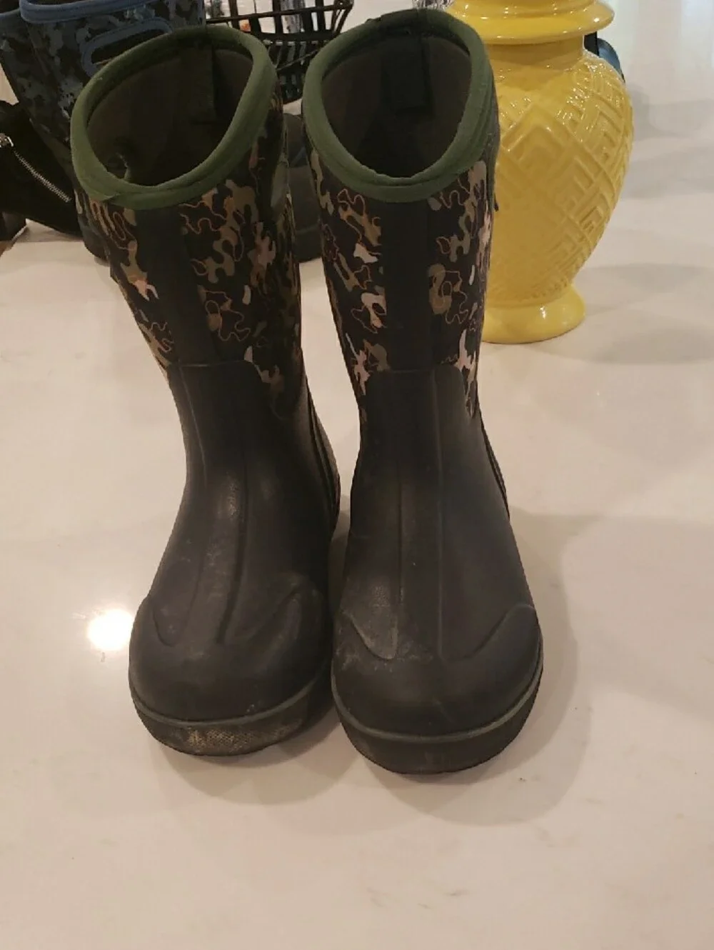 Bogs Kids Black Winter Boots with Green Camo Shaft